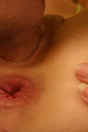 Кавказская девушка София щеголяет разинутым анусом во время секса в стиле BBG Фото 7